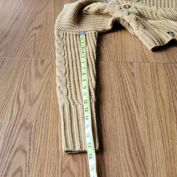 moon& Madison vneck croptop knit sweater size XS color mustard - Picture 10 of 10